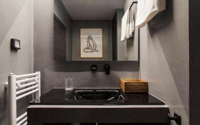 Athos 18 KOLONAKI SQUARE CENTRAL!!!
