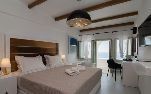 Apeiron Blue Santorini - Sustainable Adults Only 14+