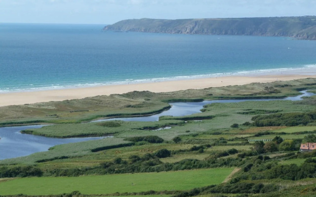 Comfortable Apartment in the Elegant Manor House