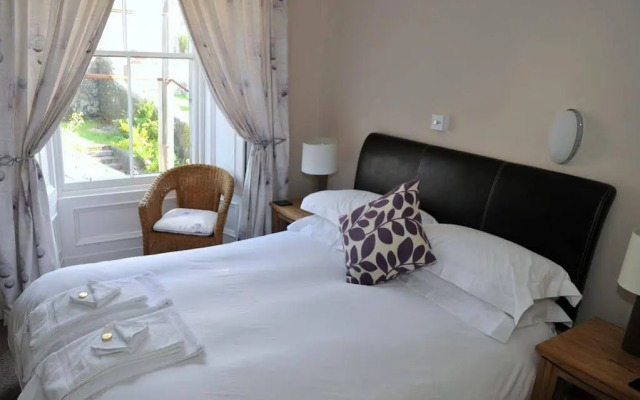 Invercloy Guest House