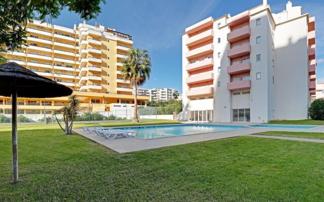 Praia DA Rocha Central With Pool by Homing