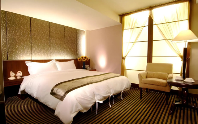 Tapeng Bay Holiday Hotel