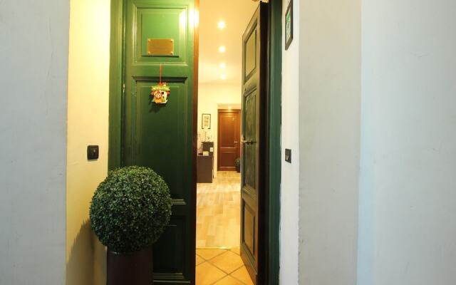 Few Steps From Colosseum