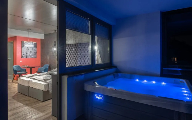 Onyx Luxury