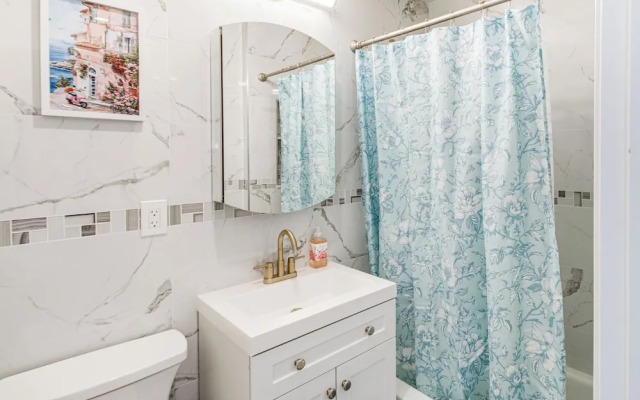 5 Blocks to Wildwood Beach: Family Getaway!