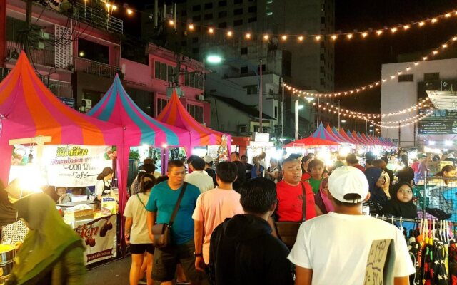 Room 2 U Hostel & Guesthouse