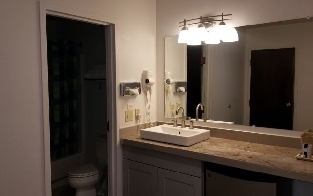 Valley Hi Motel - Near Winter Park Visitor Center