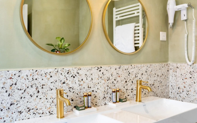 Queens Boutique Hotel