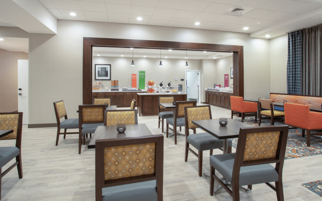 Hampton Inn & Suites Logan