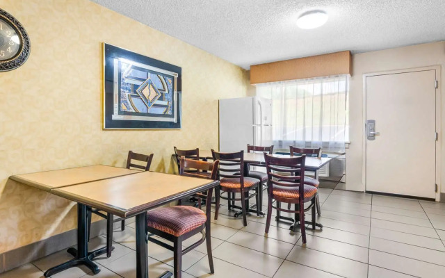 Econo Lodge Lynchburg