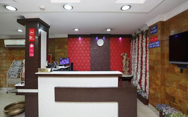 OYO 988 Hotel Metropolis Inn