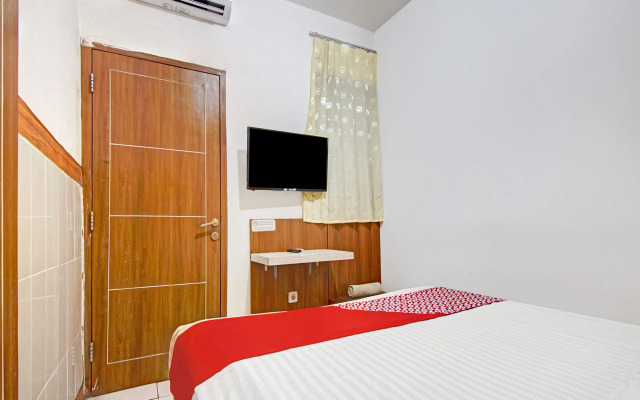 RedDoorz near Mall Of Indonesia