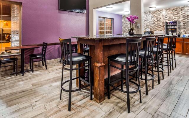 SureStay Plus Hotel by Best Western Kearney Liberty North