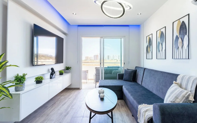Olympus Stylish 2-BR Apt in Larnaca