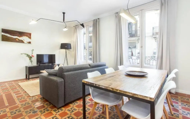 4bedroom apartment with a balcony in Las Ramblas 1 2