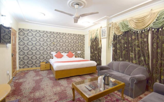 OYO 4694 Hotel City Plaza