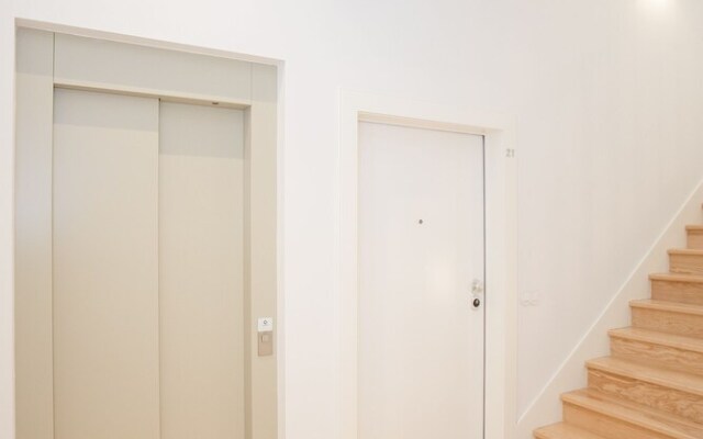 Liiiving in Porto-City View Apartment 2F