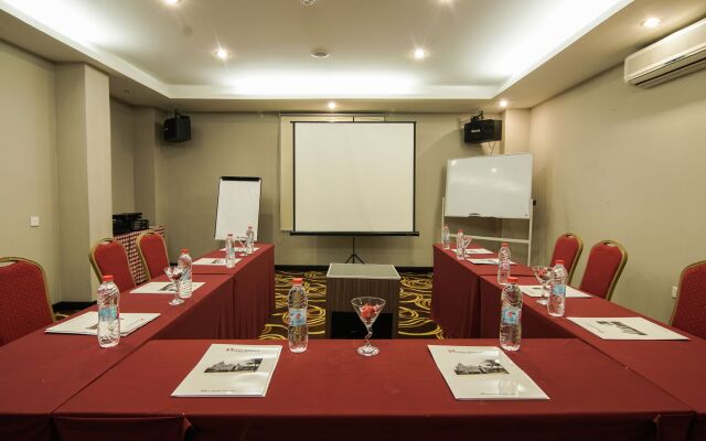 Grand Eska Hotel & Suite