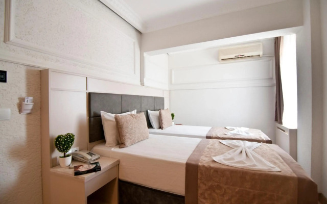Royce Hotel
