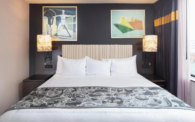Saint Kate - The Arts Hotel