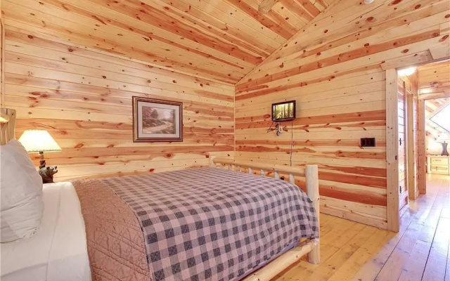 Marlenes Hideaway 3 - Three Bedroom Cabin