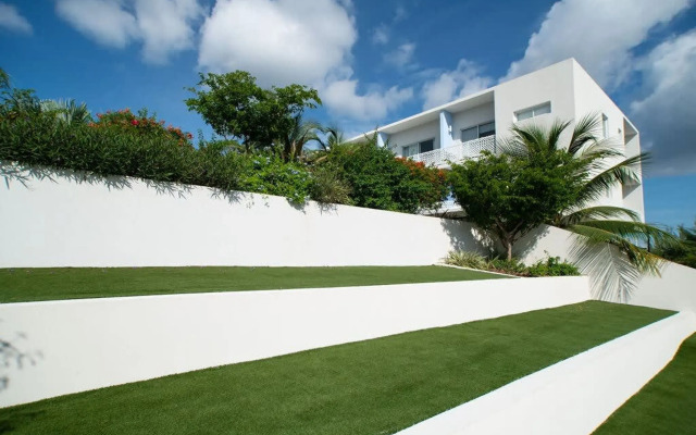 Spacious 1BR 1bth Apt w Rooftop Pool Near Beach