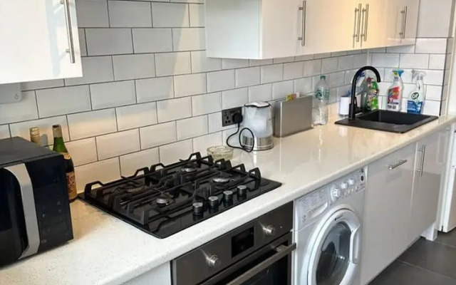 Captivating 1-bed Apartment in Stratford