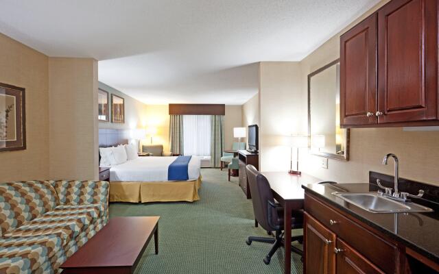 Holiday Inn Express & Suites Meriden by IHG