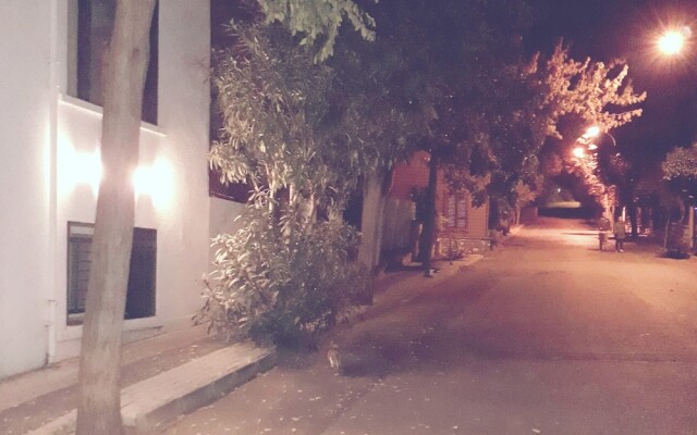 Orhan Kutbay'in Evi Turyolu Cafe Pansiyon