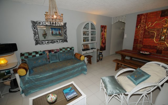 LES Condos in Beautiful Complex With Pool, Near the Beach