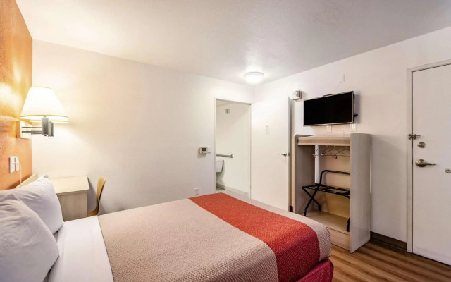 Motel 6 Youngtown, AZ - Phoenix - Sun City