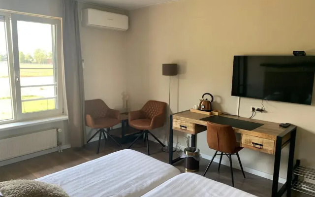 Human & Horse Hotel