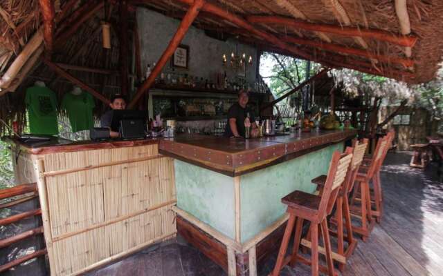 Hostel Bambu Gran Palas and Cenote