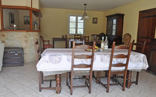 Traditional villa in Lias D'armagnac with pool
