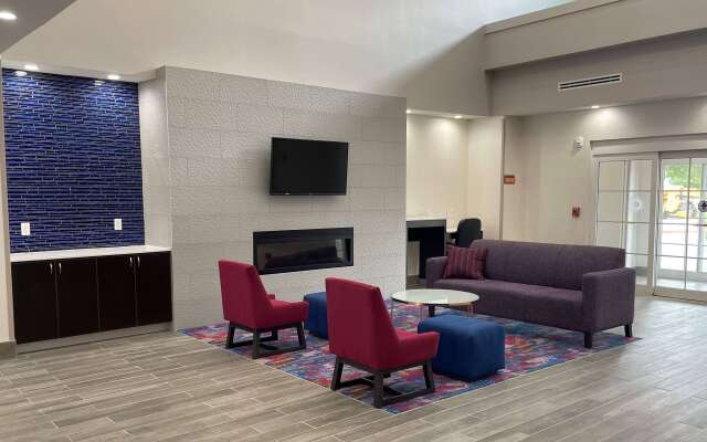 La Quinta Inn and Suites by Wyndham Schertz-San Antonio-Selma