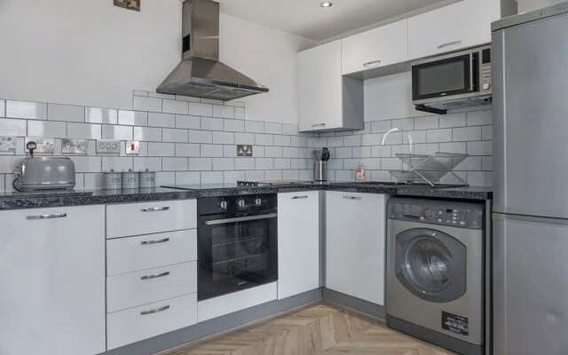 2 Bed Penthouse With Beautiful City Views