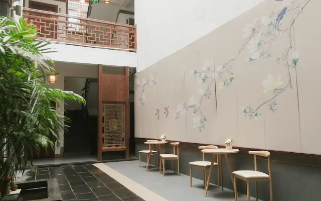 Fenghuang Hemu House