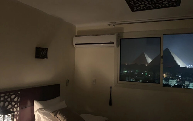 9 Pyramids Inn