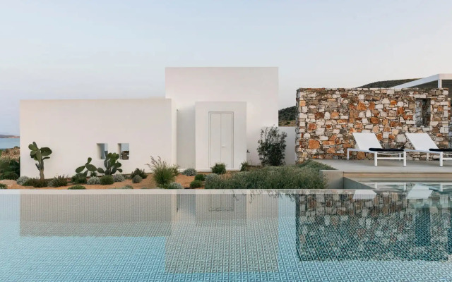 TWWO Antiparos