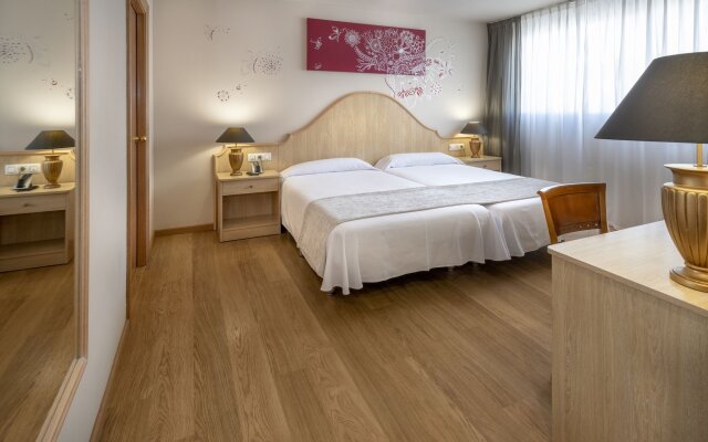 Monica Hotel