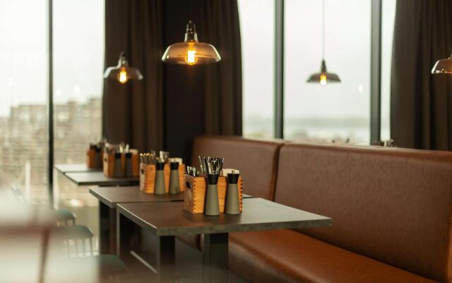 Holiday Inn - the niu, Fender Amsterdam by IHG