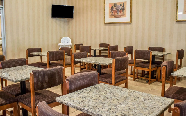 Baymont by Wyndham Youngstown