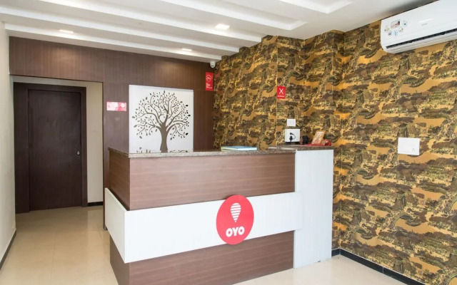 OYO 11523 Crown Club