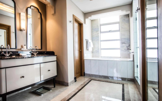 Suncoast Hotel & Towers