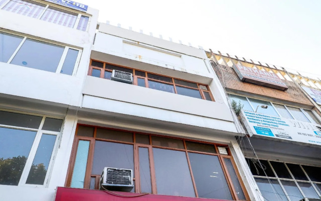 Preet Lodge Mohali by OYO Rooms