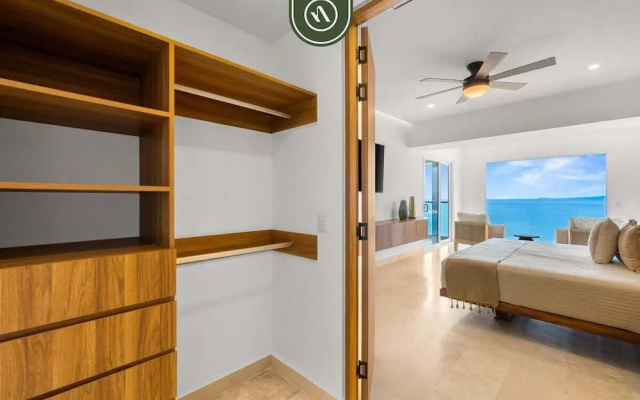 Luxury 4 BR Condo Amazing Views - Beach - Pools