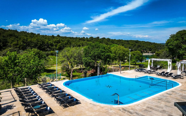 Premantura Resort - Hotel & Restaurant