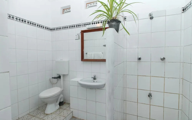 OYO 422 Sunnys Guest House