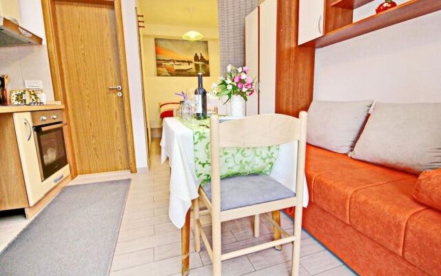 Apartment Happy