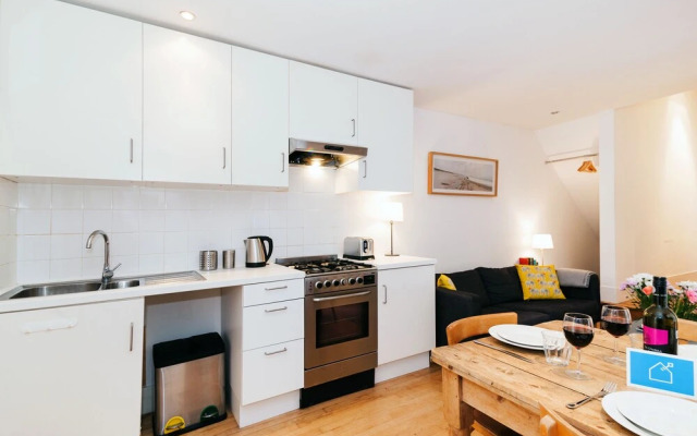 The Kensal Green Garden Apartment - GG